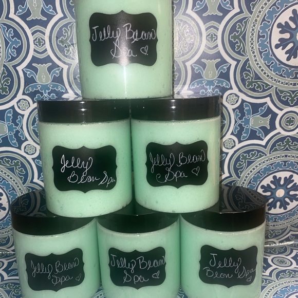 Homemade 8oz Emulsified eucalyptus scented sugar body scrub - Picture 1 of 4